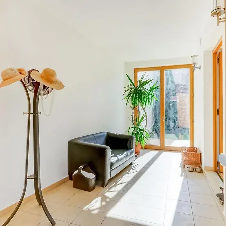 Casa vacanze Lovely Holiday In With Private Garden
