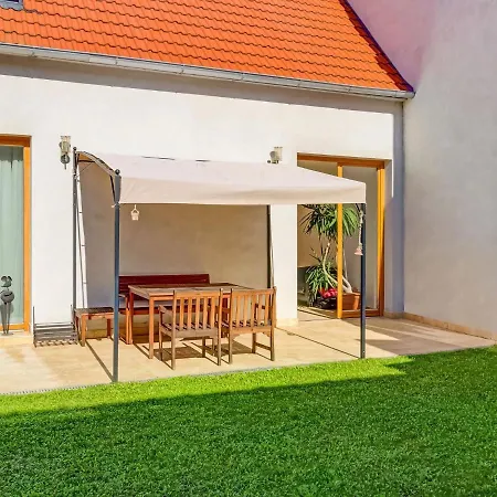 Lovely Holiday In With Private Garden Casa vacanze Strážnice